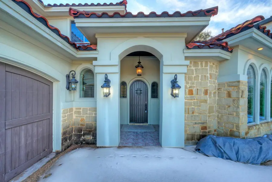 408 Hazeltine Dr, Lakeway, TX 78734 - Image #2