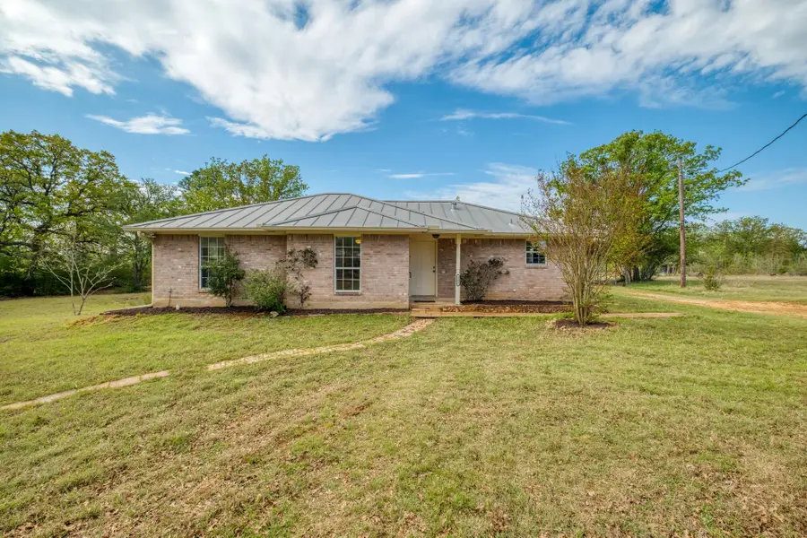 185 E Broken Tree Ln, Smithville, TX 78957 - #2