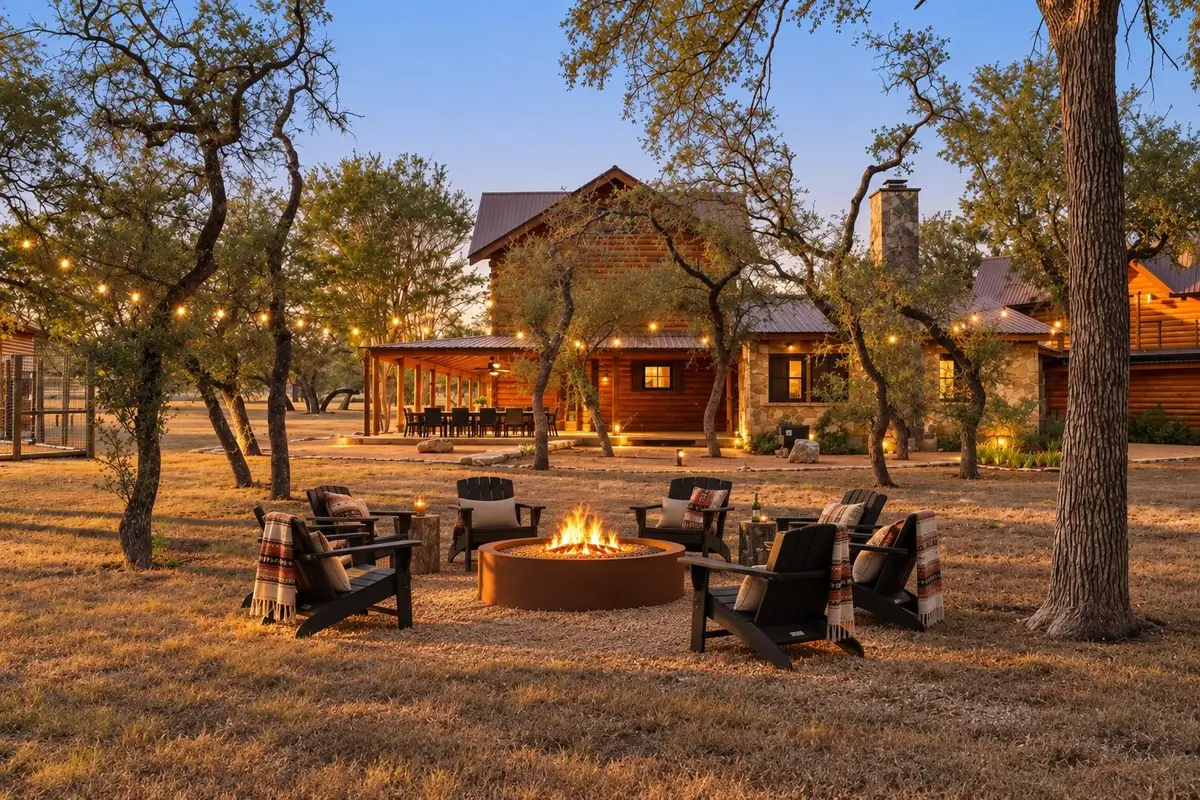 700 Ledgerock Rd, Wimberley, TX 78676 - #1
