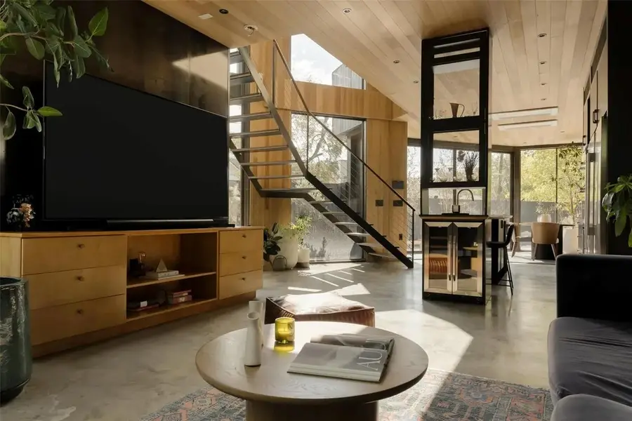 2302 E 11th St, Austin, TX 78702 - #3