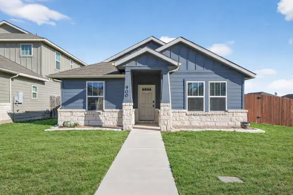 900 Main St, Hutto, TX 78634