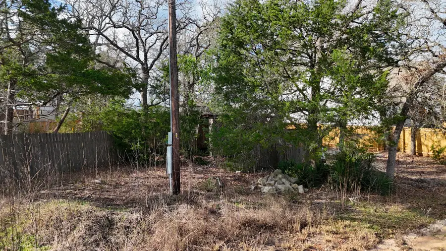 115 Eaglenest Ct, Smithville, TX 78957 - Image #3