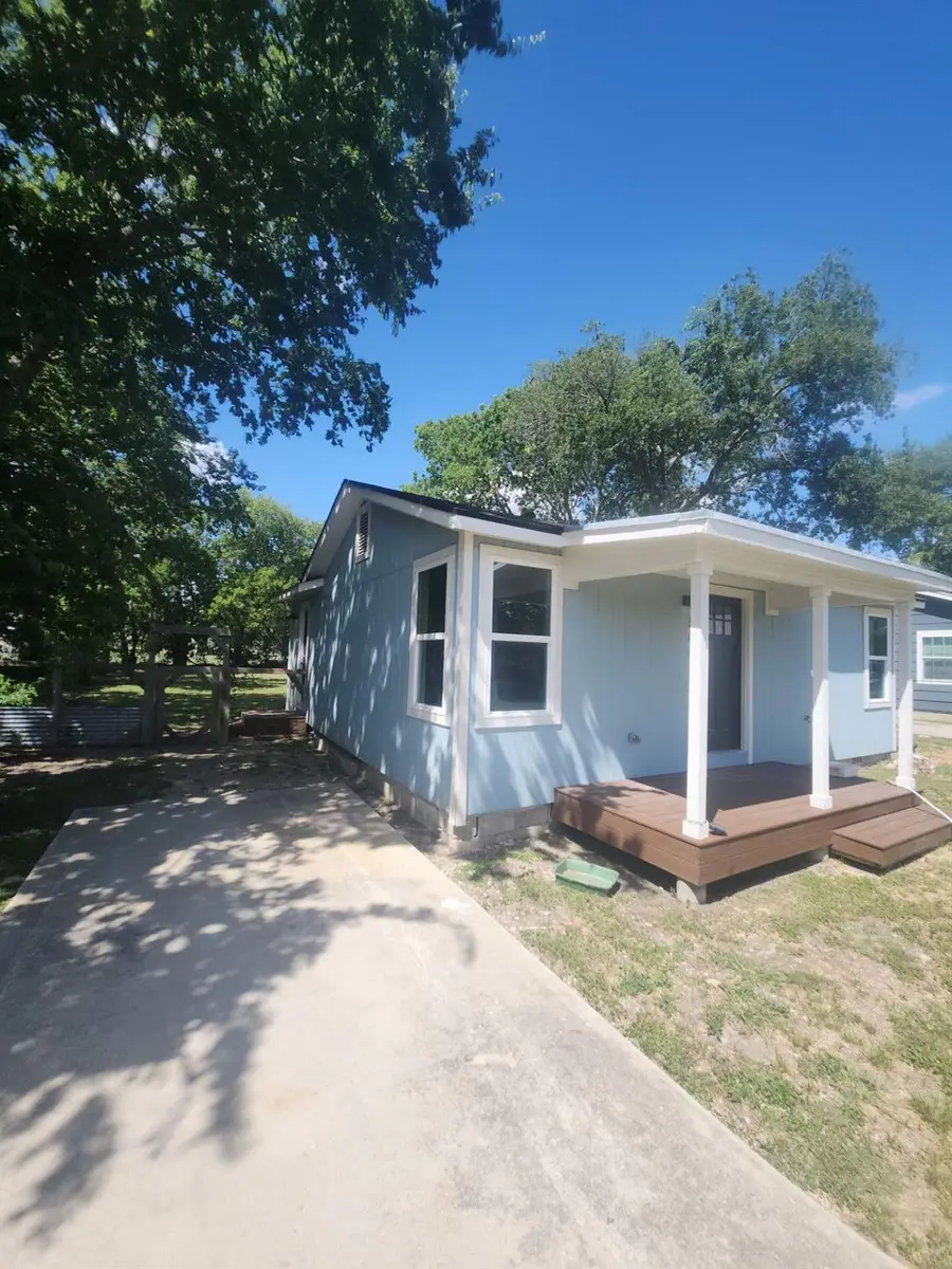 504 W Avenue A, Copperas Cove, TX 76522 - #2