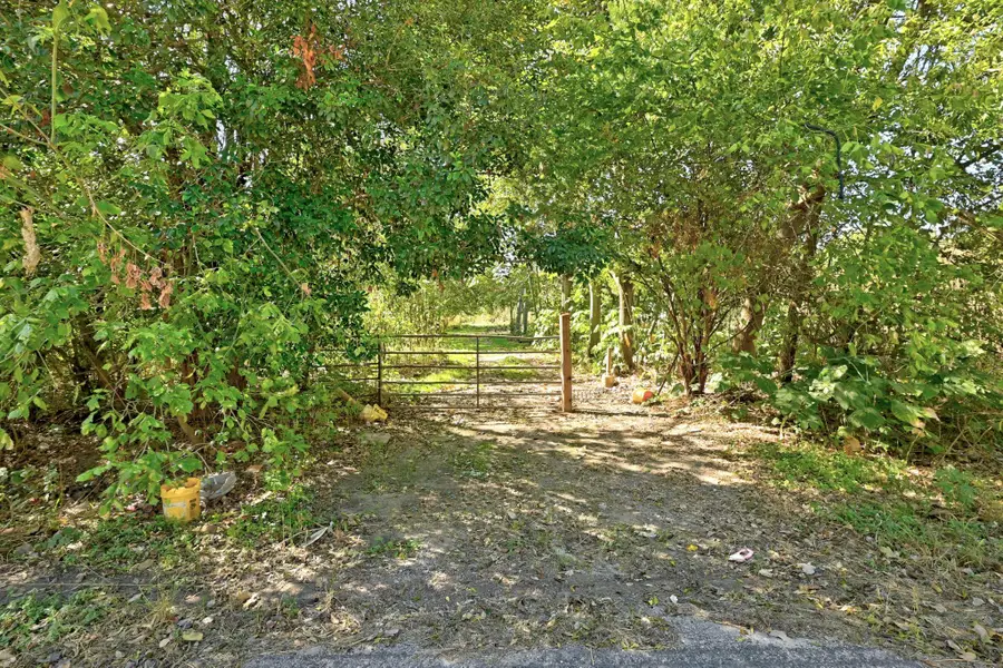 2100 Whirlaway Dr, Del Valle, TX 78617 - Image #2