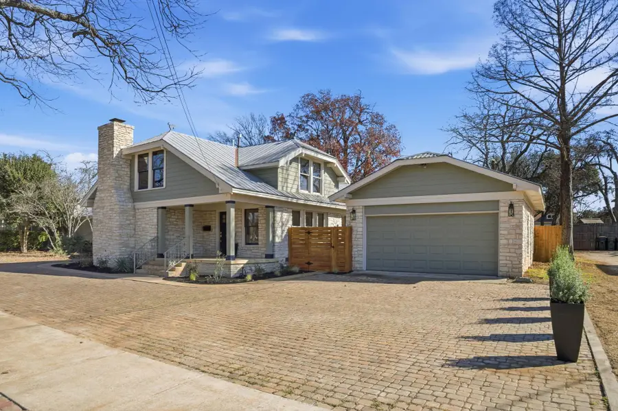 1605 S Austin Ave, Georgetown, TX 78626 - Image #2