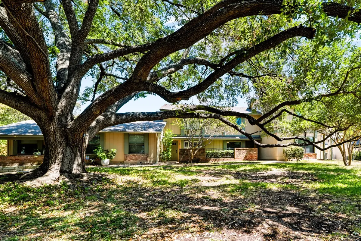 911 W Village Ln, Austin, TX 78758 - #1