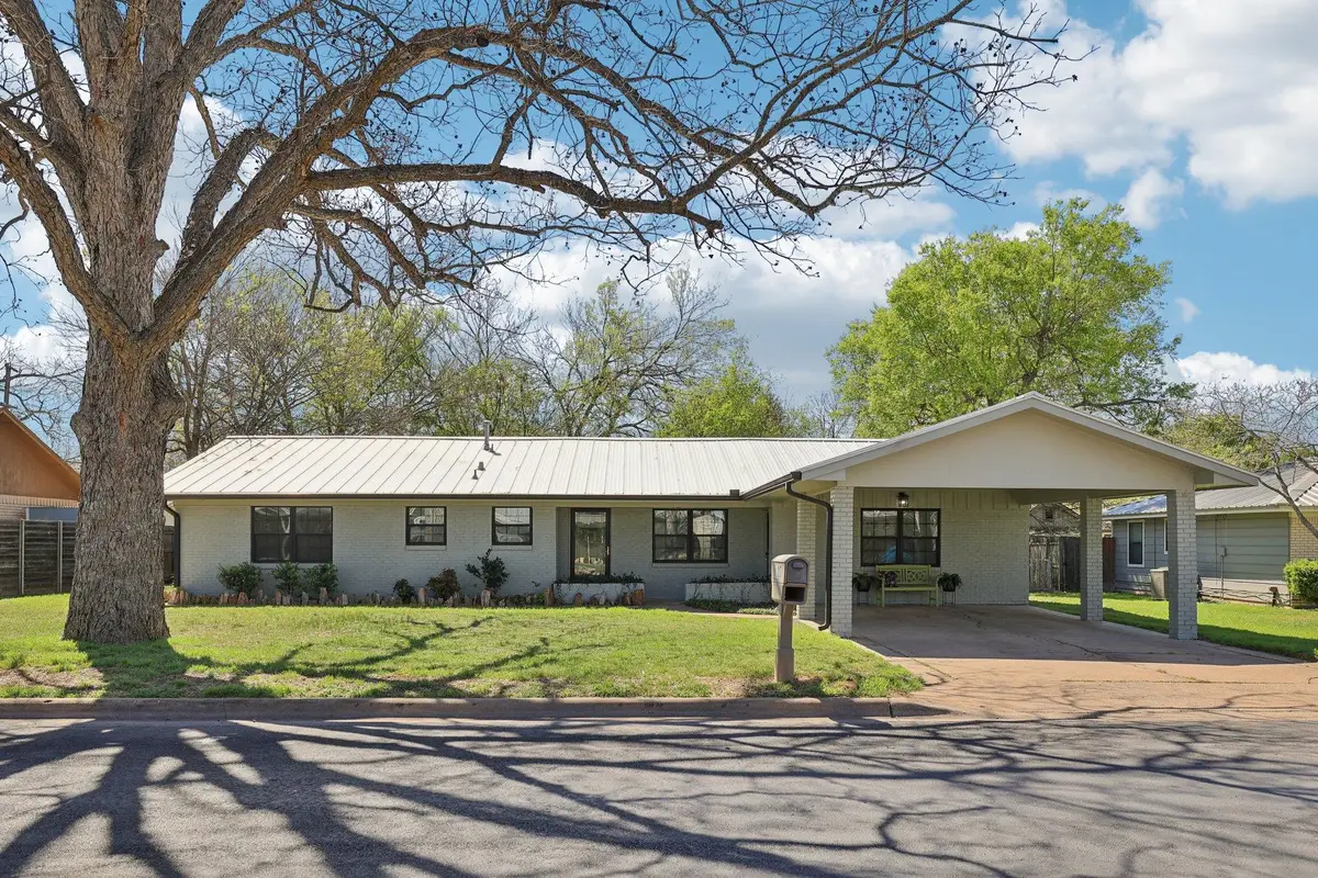 110 Jones St, Bastrop, TX 78602 - #1