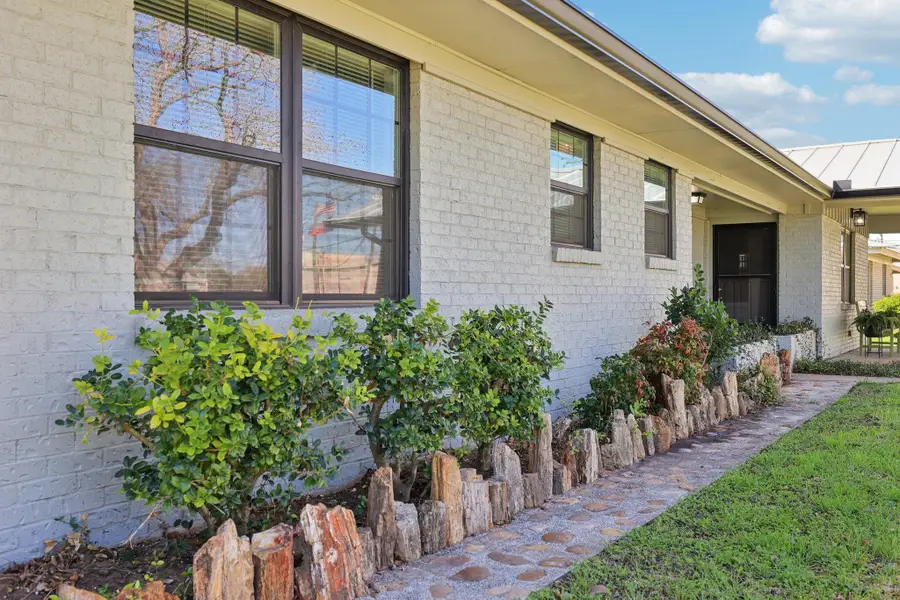 110 Jones St, Bastrop, TX 78602 - #3