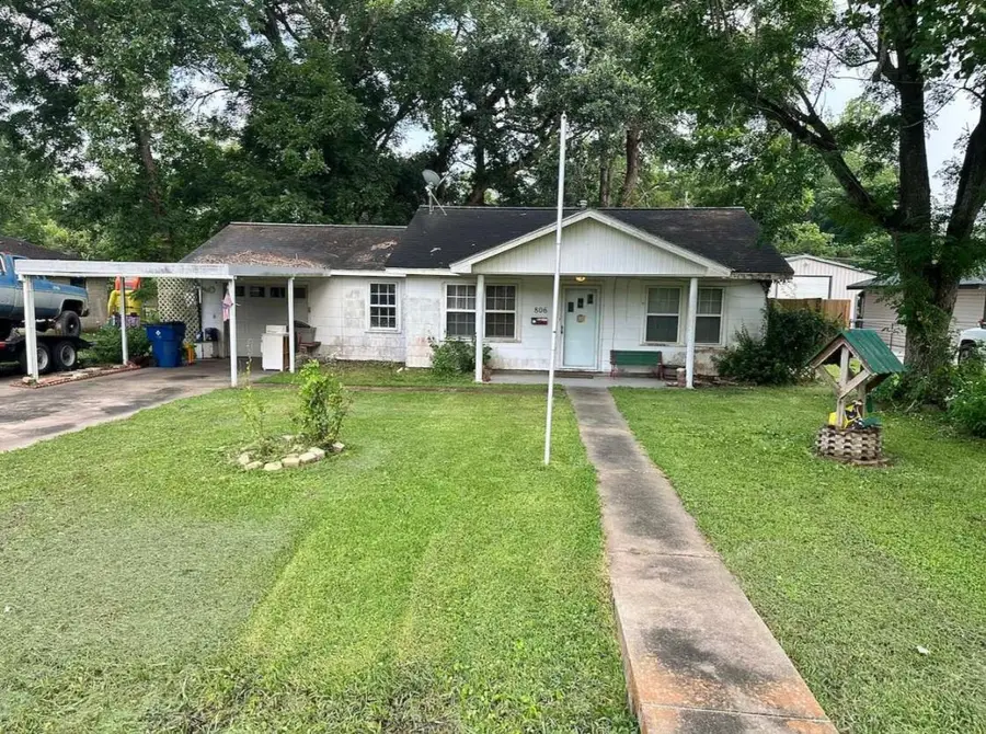 806 Brockman St, Sweeny, TX 77480 - #2