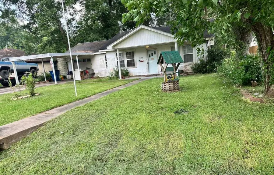 806 Brockman St, Sweeny, TX 77480 - #3