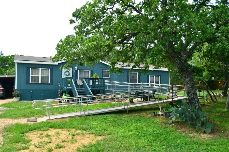 218 Texas Oak Dr, Cedar Creek, TX 78612 - #2