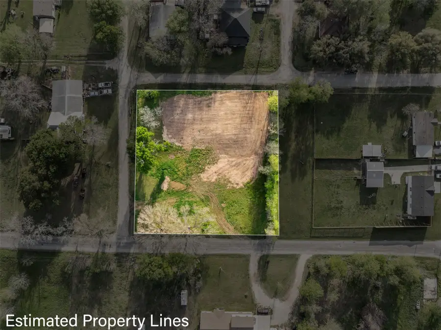 320 Douglas St #2, Lexington, TX 78947 - Image #2