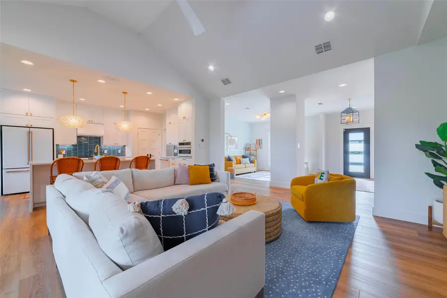 1001 Belaire Dr, Granite Shoals, TX 78654 - Image #3