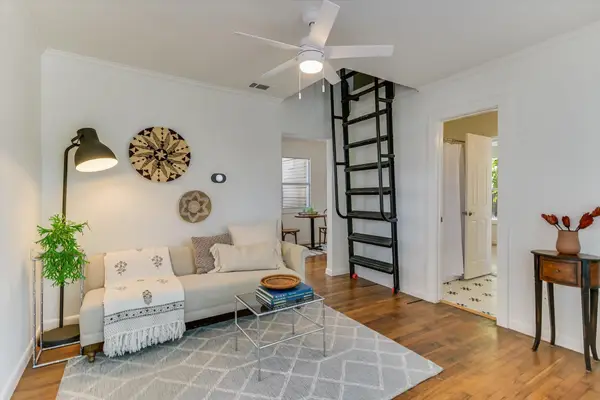 1110 W 22nd St #16, Austin, TX 78705