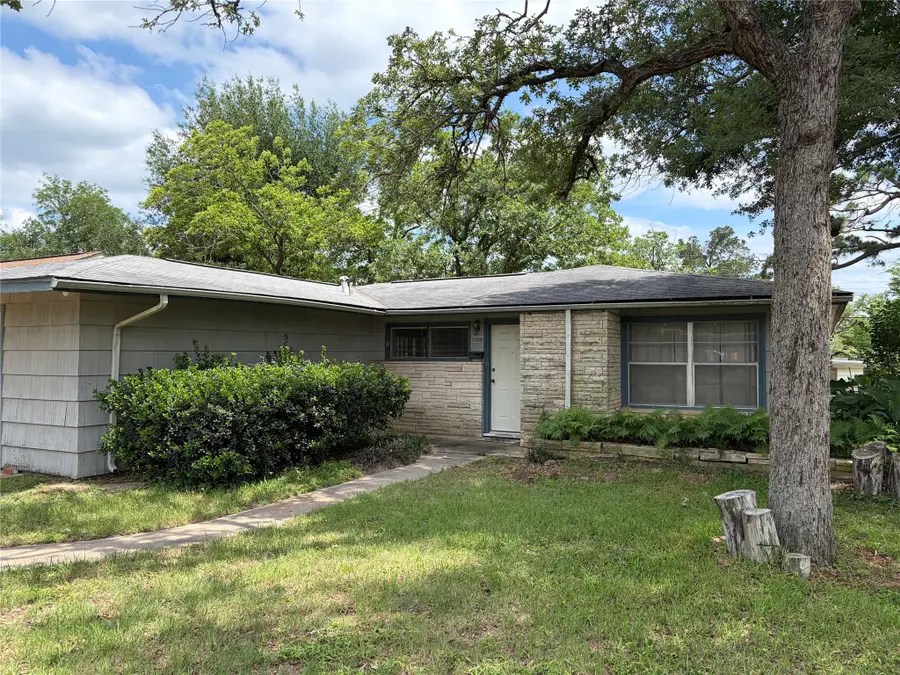 2109 Murray Ave, Rockdale, TX 76567 - #3