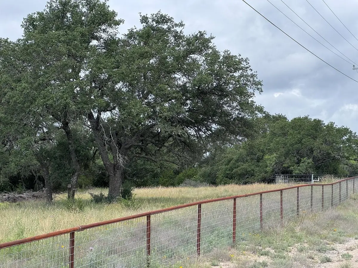 257 W Rolling Oaks Dr, Goldthwaite, TX 78644 - #1