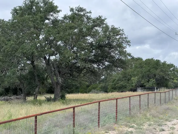 257 W Rolling Oaks Dr, Goldthwaite, TX 78644