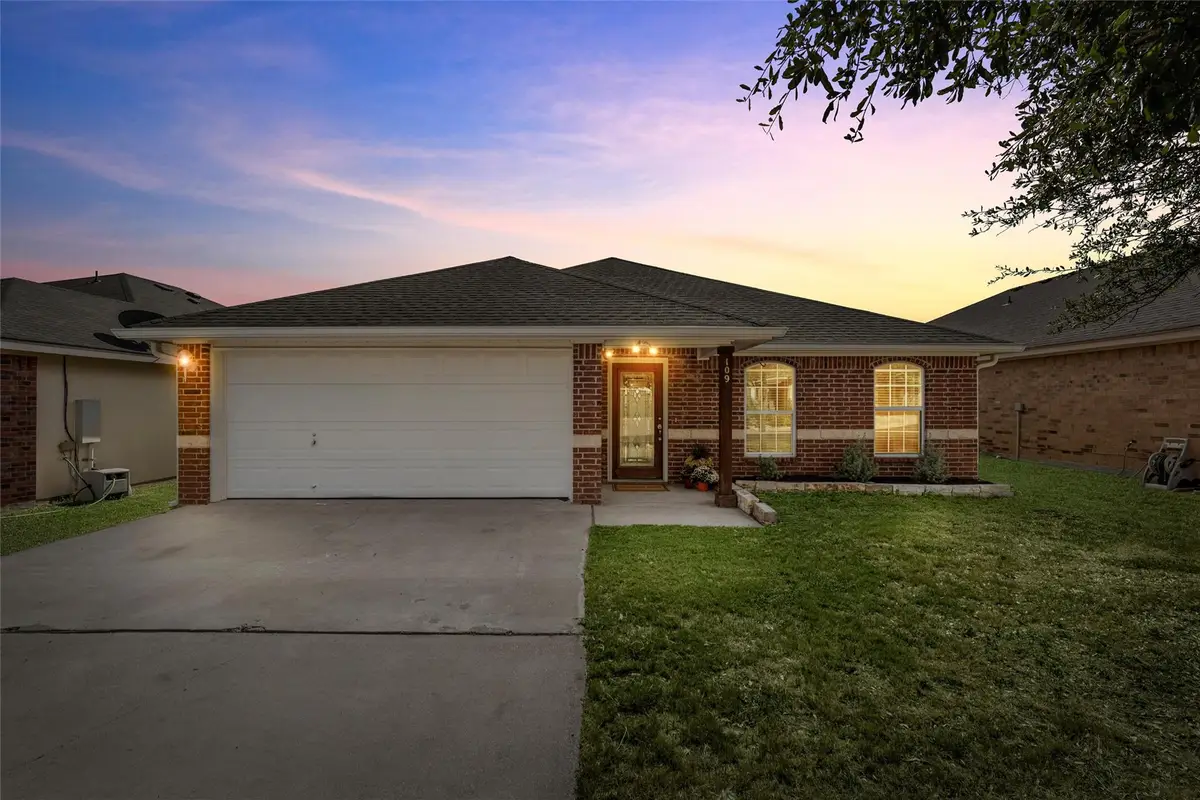 109 Quartz Dr, Jarrell, TX 76537 - Image #1