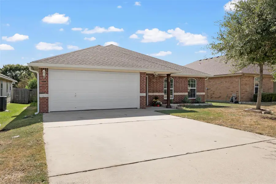 109 Quartz Dr, Jarrell, TX 76537 - Image #2