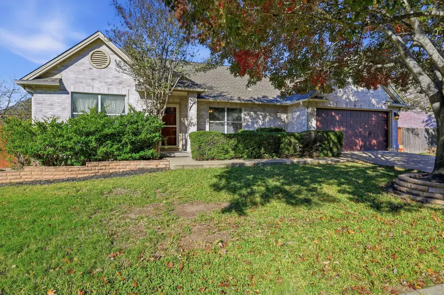 903 E Olympic Dr, Pflugerville, TX 78660 - Image #2