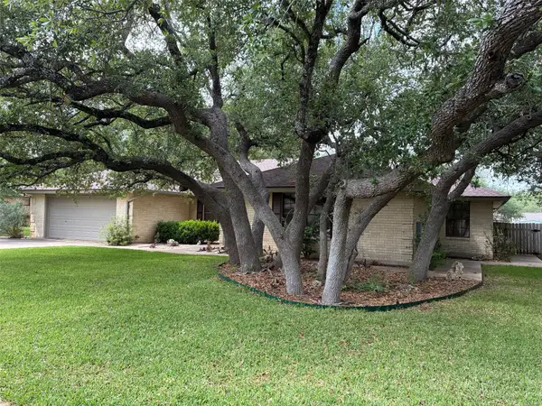 203 Oakwood Dr, Georgetown, TX 78628