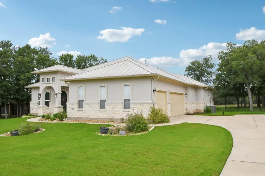 124 Abamillo Dr, Bastrop, TX 78602 - Image #3