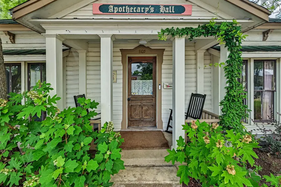 805 Main St, Bastrop, TX 78602 - #2