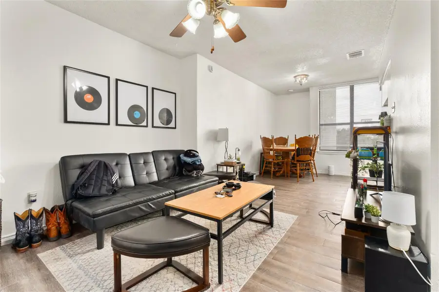 2409 Leon St #307, Austin, TX 78705 - #3