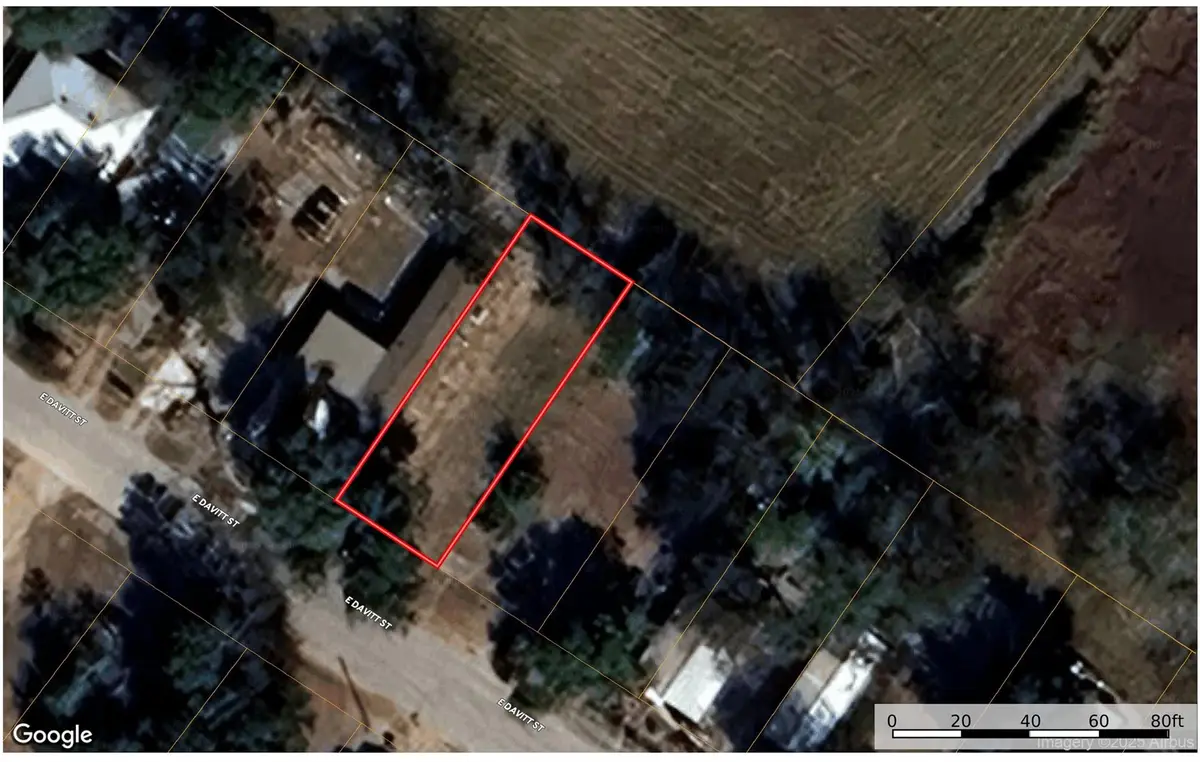 300 E Davitt St, Eagle Lake, TX 77434 - Image #1