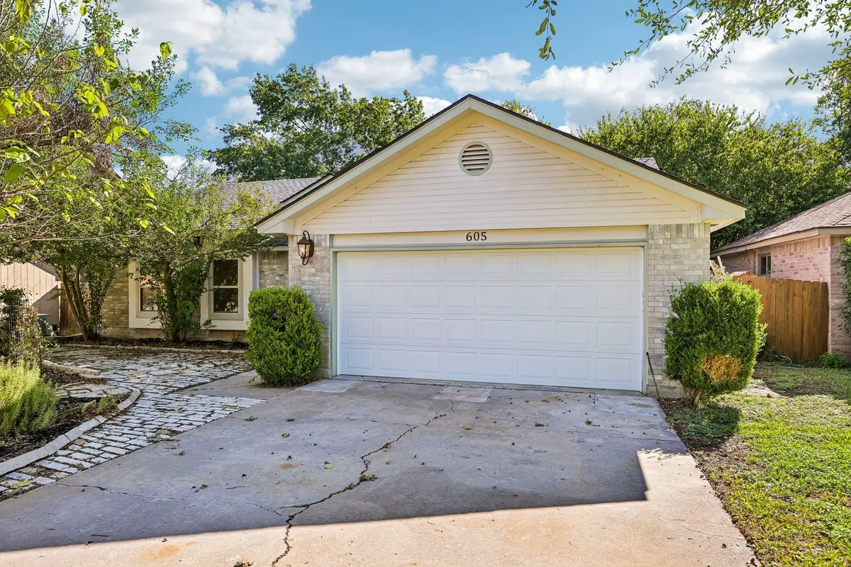 605 Hawthorne Ln, Round Rock, TX 78664 - #1