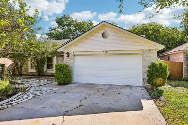 605 Hawthorne Ln, Round Rock, TX 78664
