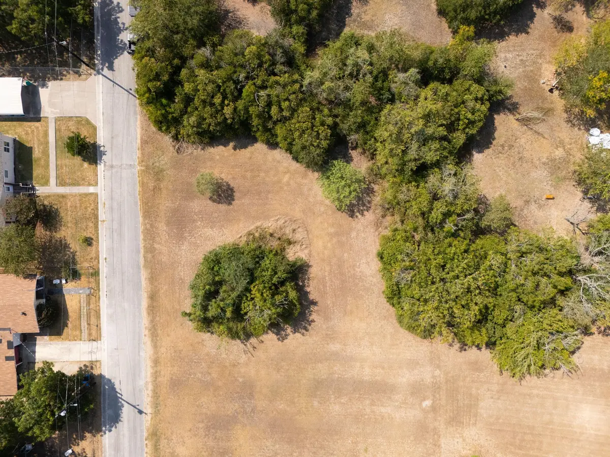 1311 Hondo St, Lockhart, TX 78644 - #1