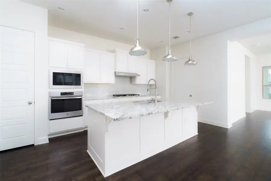 6708 Kalahari Dr, Austin, TX 78739 - Image #2