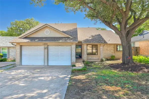 1202 Ivybridge Dr, Pflugerville, TX 78660