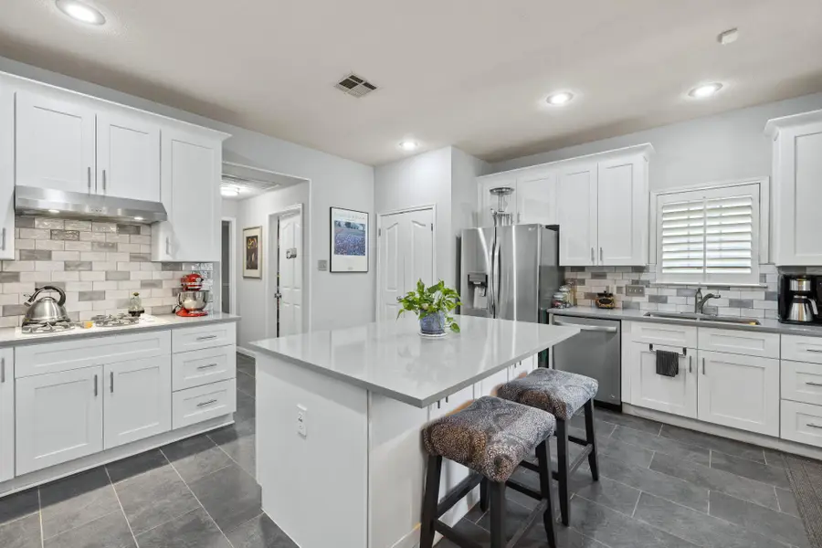 6804 Robert Dixon Dr, Austin, TX 78749 - Image #2