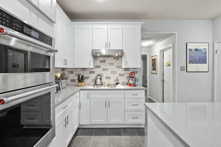 6804 Robert Dixon Dr, Austin, TX 78749 - Image #3