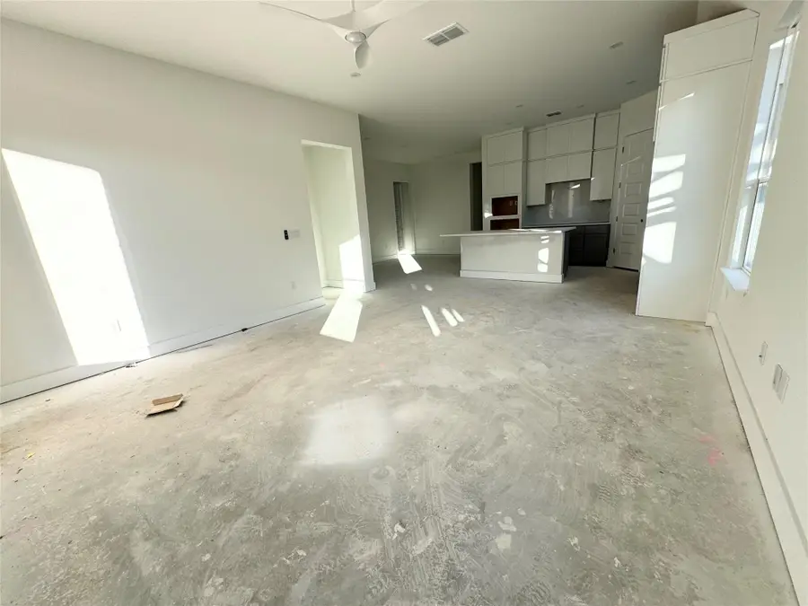 365 San Saba Dr, Buda, TX 78610 - Image #2