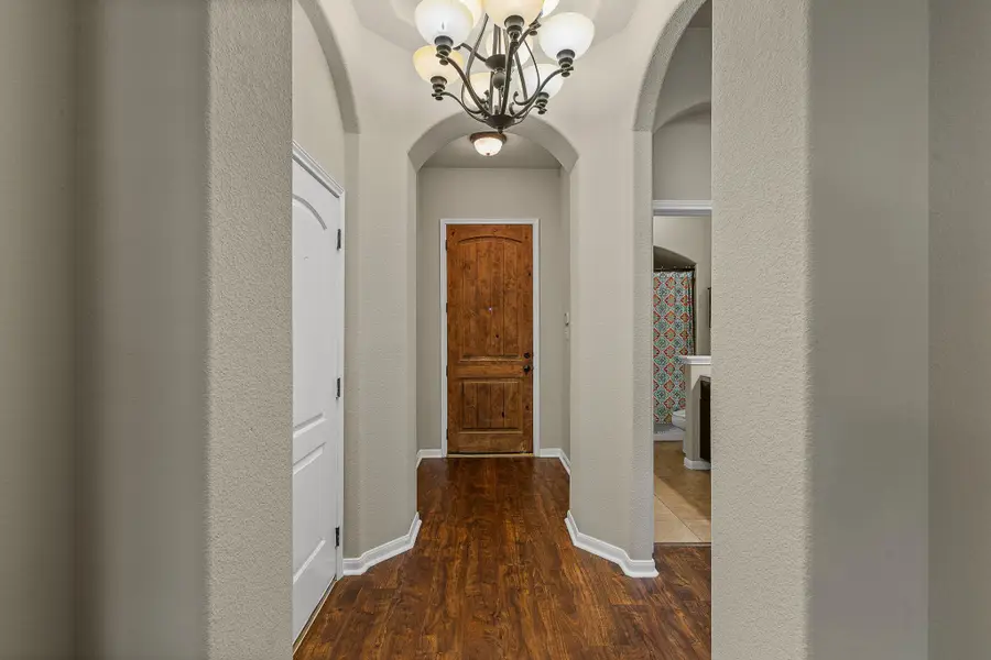 106 Legends Of Hutto Trl, Hutto, TX 78634 - #2