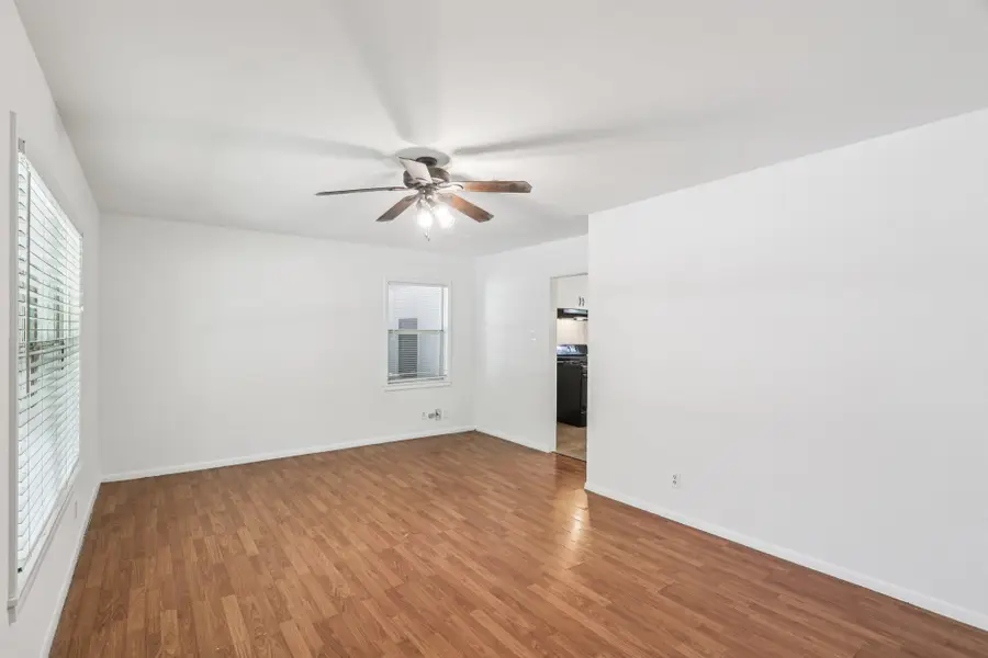 1202 Debus Dr, Taylor, TX 76574 - Image #3