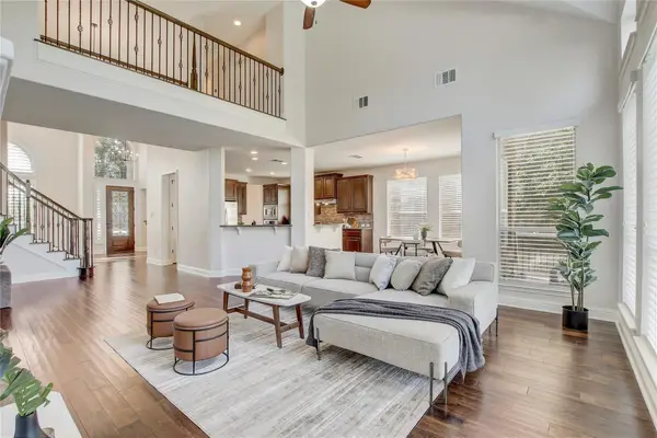 6613 Mitra Dr, Austin, TX 78739
