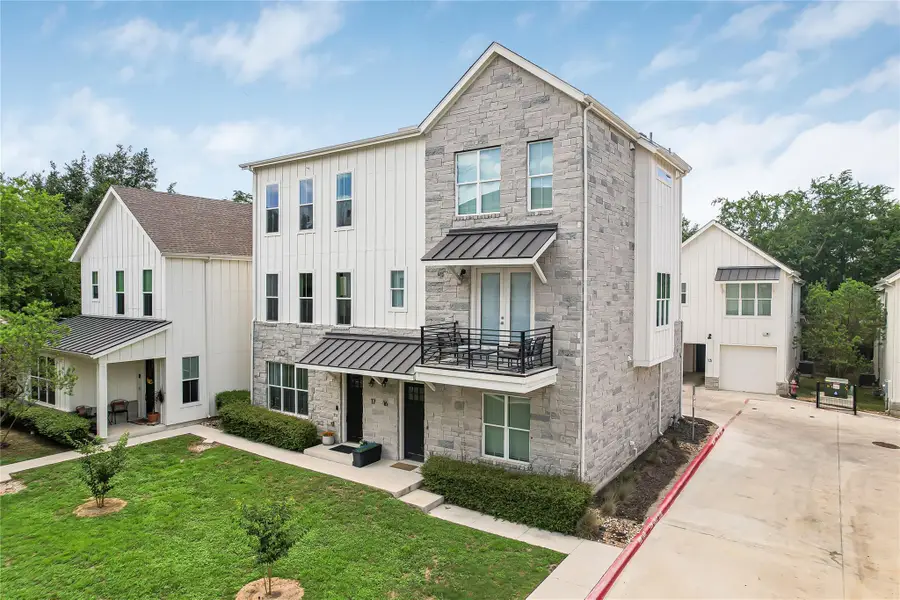 2624 Metcalfe Rd #17, Austin, TX 78741 - Image #2