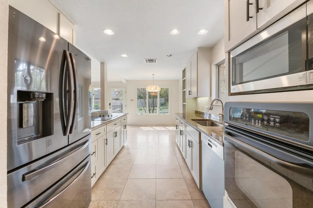 9902 Winding Oak Cir, Austin, TX 78750 - Image #1