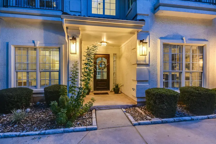 43 Lost Meadow Trl, The Hills, TX 78738 - #2