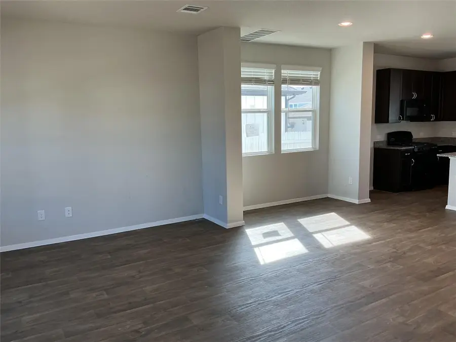 123 Bluestem Dr, Elgin, TX 78621 - #2