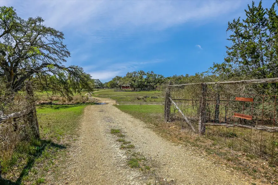 5421 Purgatory Rd, San Marcos, TX 78666 - #2