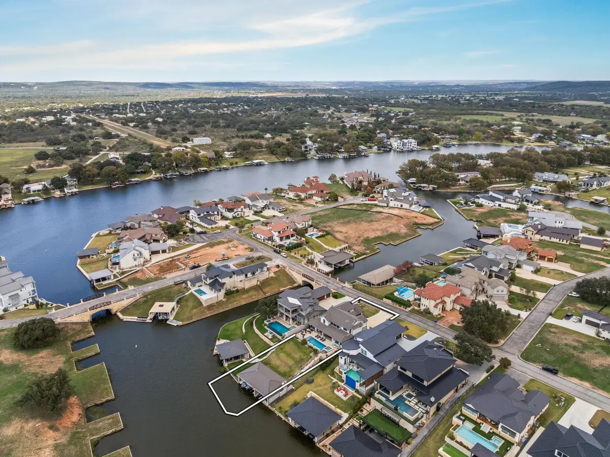 202 Clearwater Dr, Kingsland, TX 78639 - Image #1