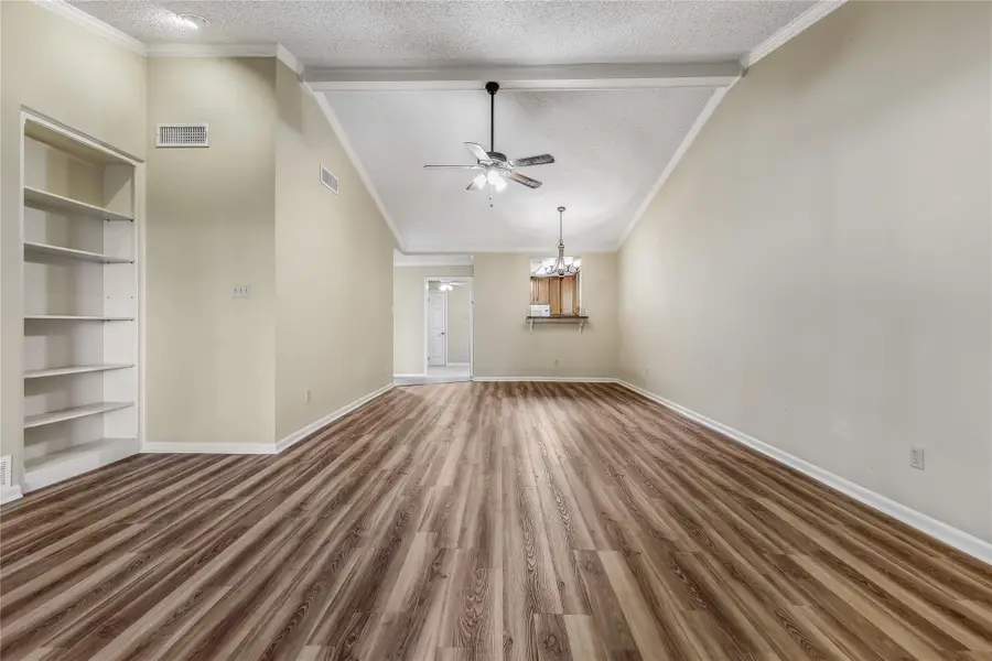 45 Oaks Pl, Lago Vista, TX 78645 - Image #3