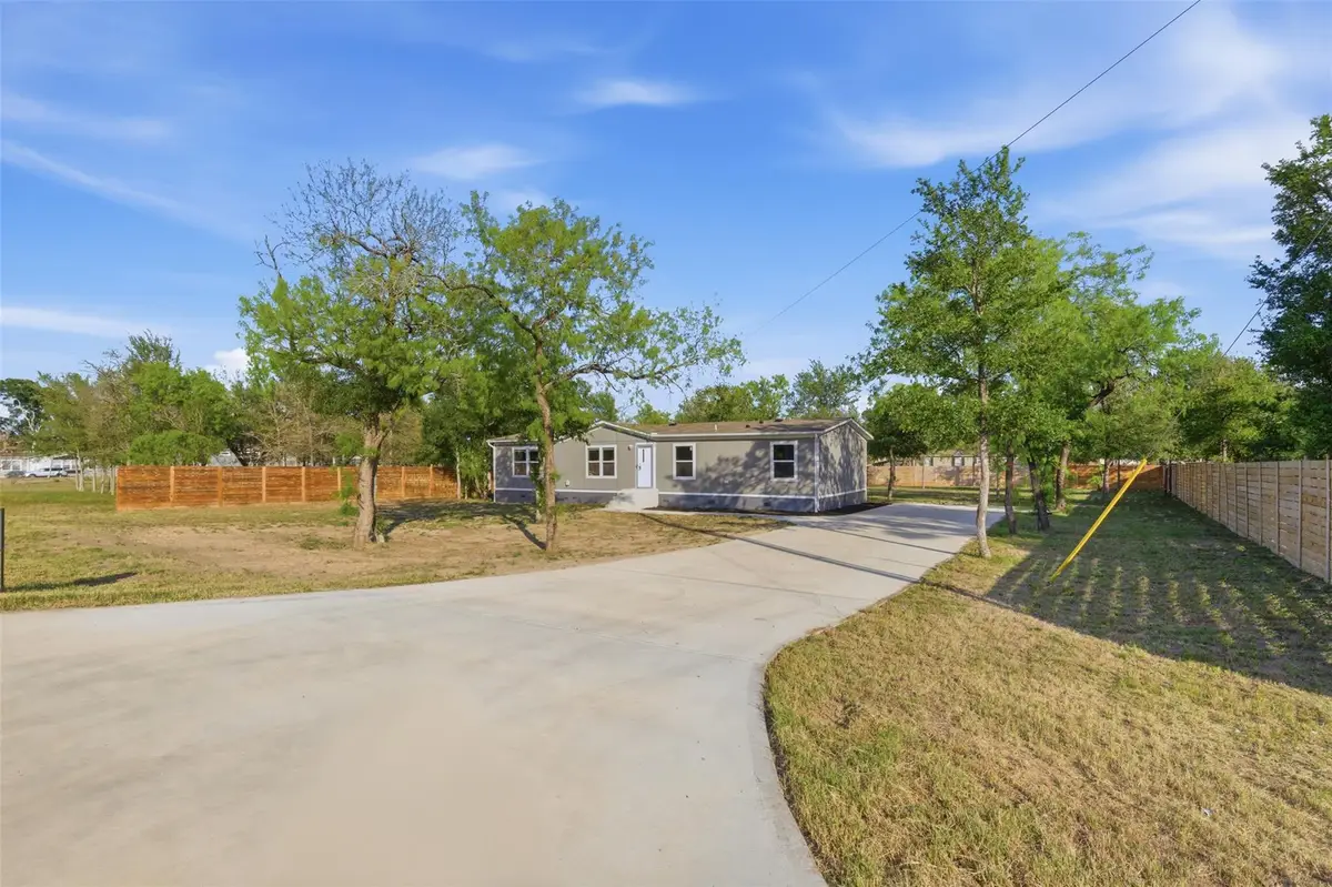 284 Gato Rd, Cedar Creek, TX 78612 - #1