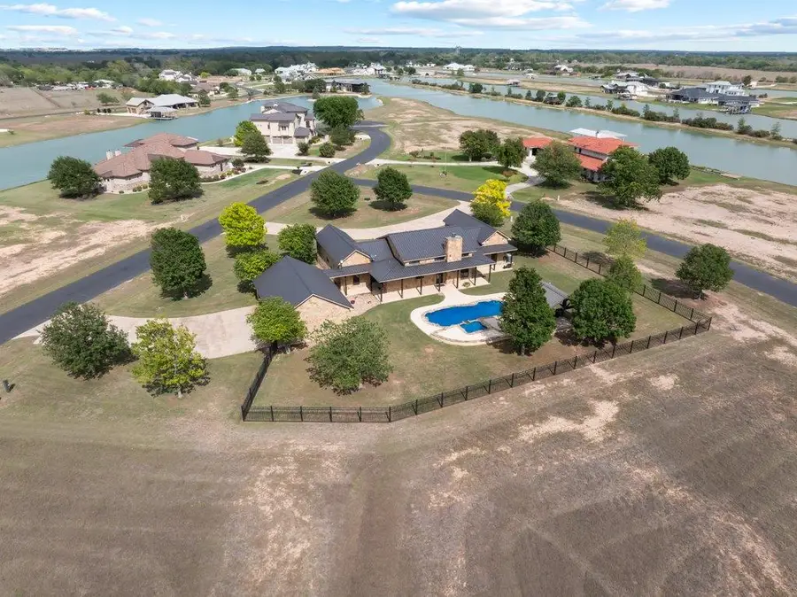 115 Lakeside Cv, Martindale, TX 78655 - #2