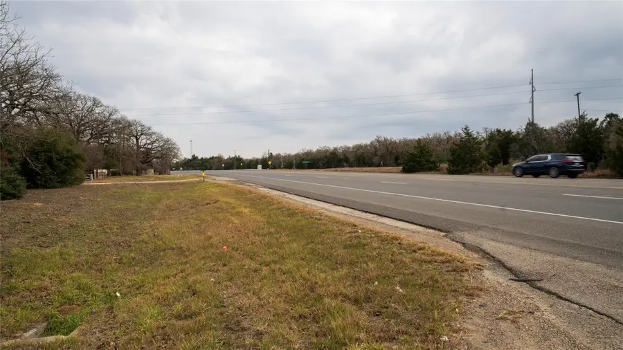 1682 W Us Highway 79, Rockdale, TX 76567 - #2